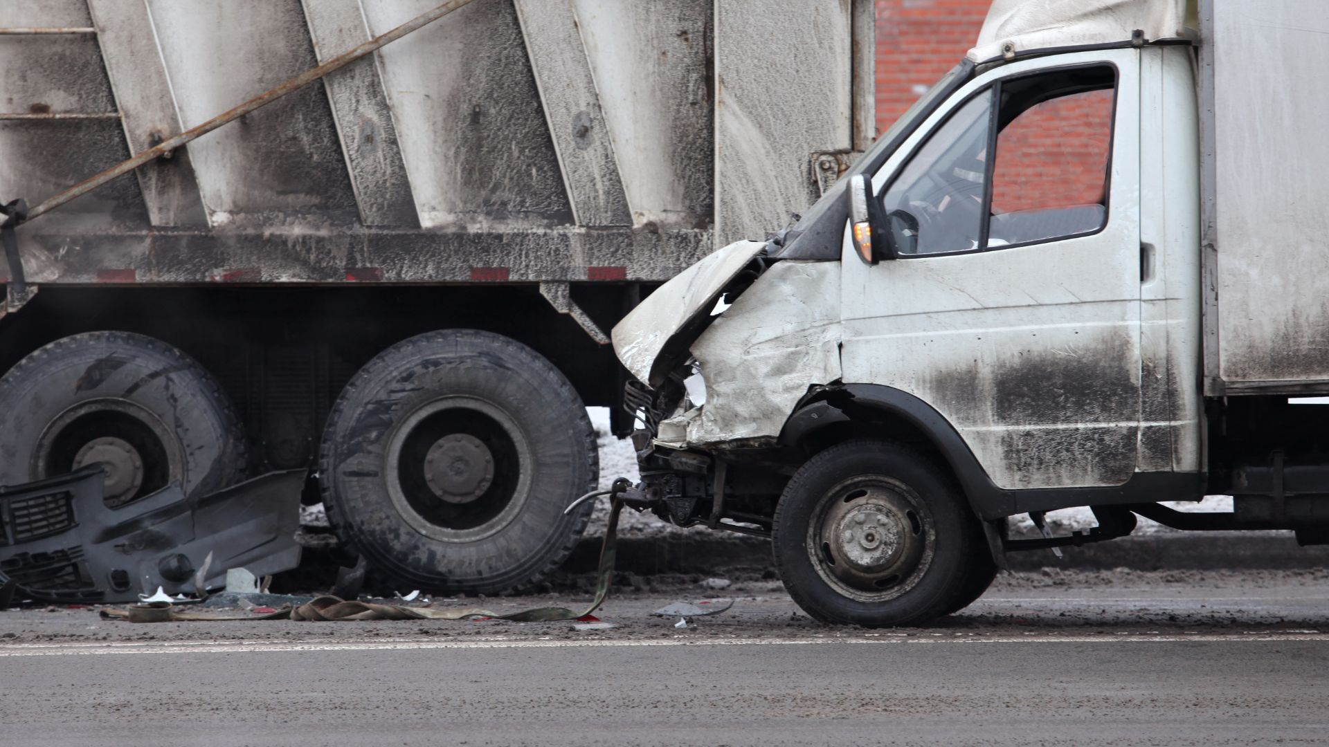 Get Money After a Semi-Truck Crash in Tampa With Help From a Lawyer