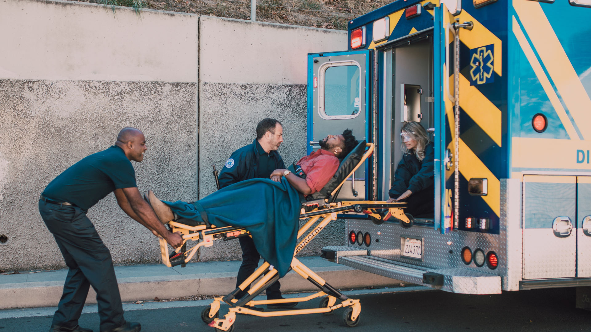 Speeding Driver With Arrest Warrant in St. Petersburg Red Light Car Crash Leaves Behind Trail of Destruction